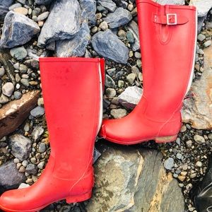 Steve Madden rain boots. Size 9.